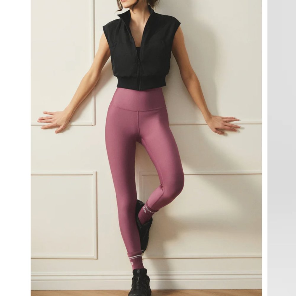 Alo Yoga High Waist Airlift Legging in Mars Clay Medium